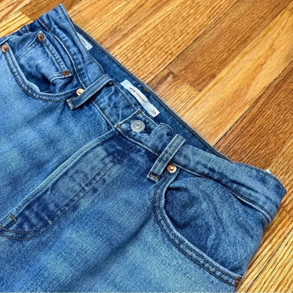 Levi’s Wedgie‎ Straight Jean - Picture 2 of 3